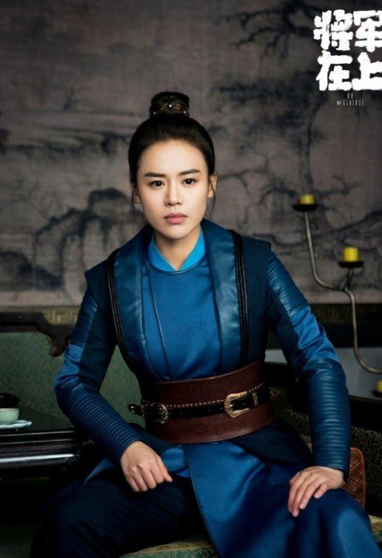 刘亦菲《花木兰》男装造型雌雄难辨,女扮男装的最高境界是她们