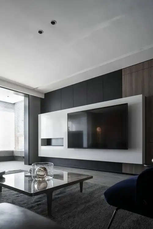 电视机背景墙以黑白色系相互搭配,满满的想象力和再创造力,既是秩序又