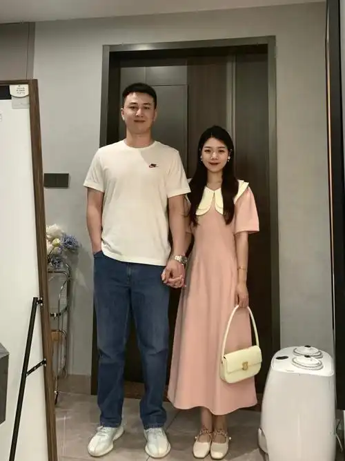 180158ootd今日份蓝粉配