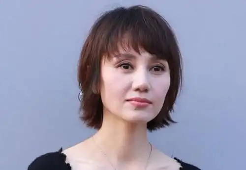 发型这么梳,大脸瞬间变小脸,8款方脸女生优选发型,婉约有时尚