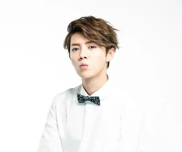 鹿晗代言伊利味可滋卖萌头像及表情