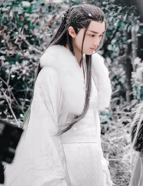 丁程鑫国风造型来袭,比"小唯"惊艳,天生的古装脸仙气飘飘