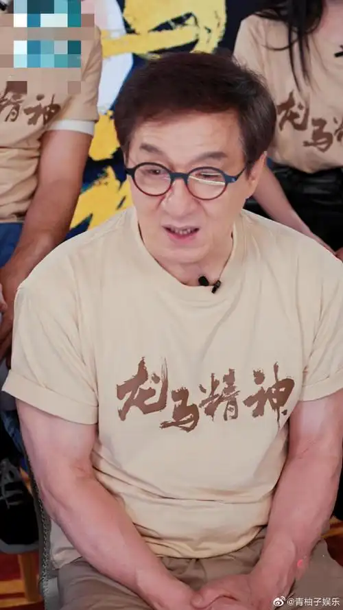 69岁成龙肌肉线条##成龙69岁的状态