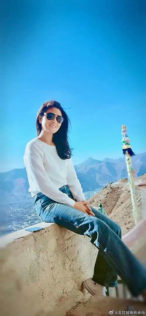 醇厚深沉的声音威扬文化降央卓玛金色的呼唤24k纯金碟