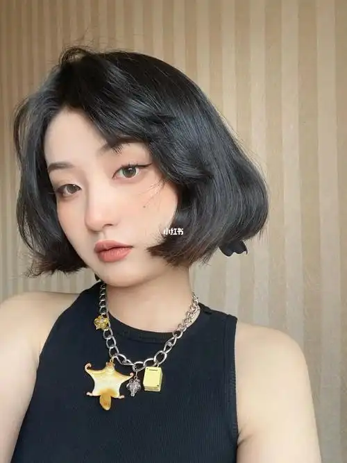 方脸的姐妹一定要多多尝试短发