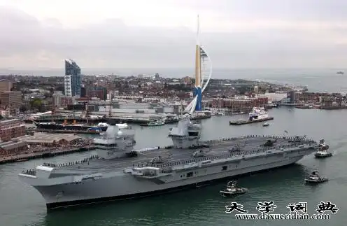 新闻资讯 热点新闻伊丽莎白女王号航母标准排水量65000吨.