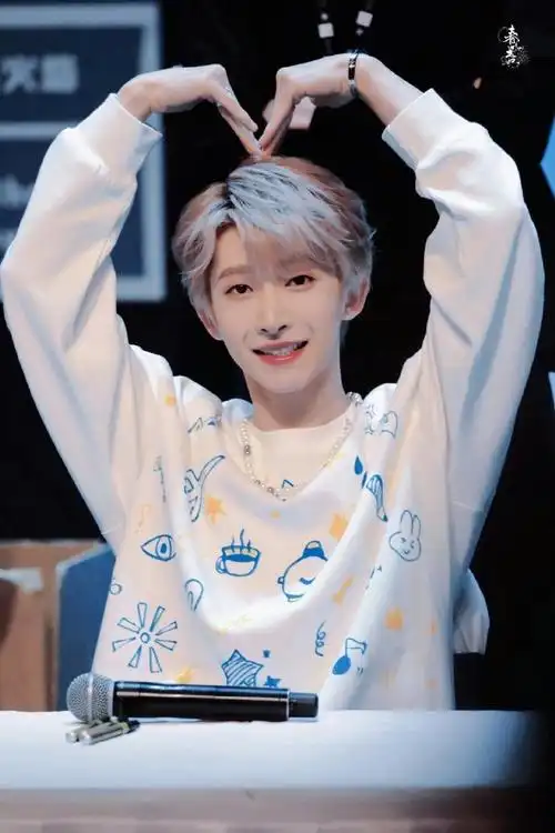 内娱男版甜妹#提名百变小甜c刘宇人间小甜豆,笑容能治愈一切