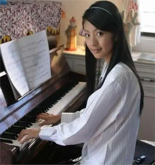 台媒曝安以轩现状太落魄,带孩子逛折扣店!外出聚会全程畏手畏脚