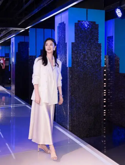 韩红说对了,没背景却无人敢"潜"的蒋欣,已经走上了另一条大道_刘涛