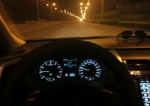 晚上在高速开车,这5个技巧要掌握,老司机:建议新手司机多学习