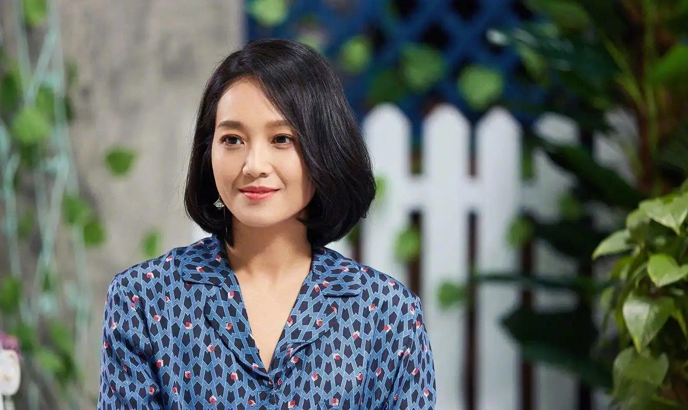 朱丹综艺里爆料明星垫屁股秘闻,网友:今天的快乐是朱丹带来的