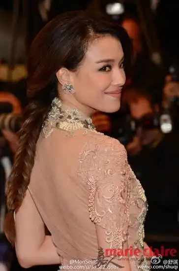 跟女星一起拗个复古发型过夏天