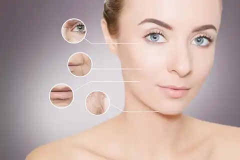 修复皮肤︰ 女人带走她旧的皮肤