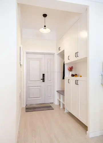 2020小复式设计进门白色鞋柜装修效果图片