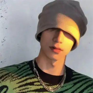 带帽男生头像冷酷帅气侧脸高清图暗系霸气好看的男生戴帽子头像