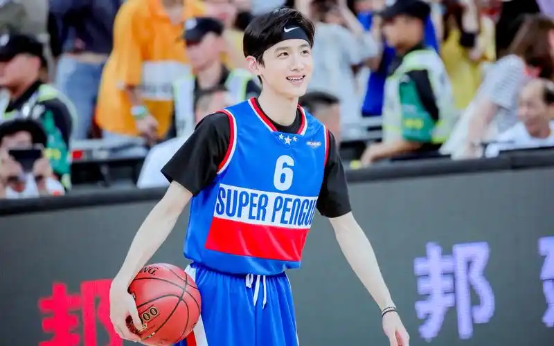 【白敬亭】180915|超级企鹅篮球名人赛【合集】_哔哩哔哩_bilibili