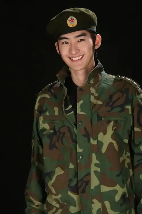 张翰之早期军装摄影03