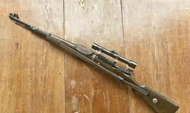 美国藏友收藏的一杆98k狙击步枪, 做工精细, 堪称精美!