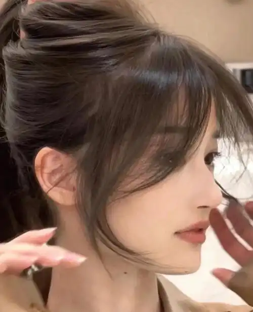 女生减龄品脸小气质刘海