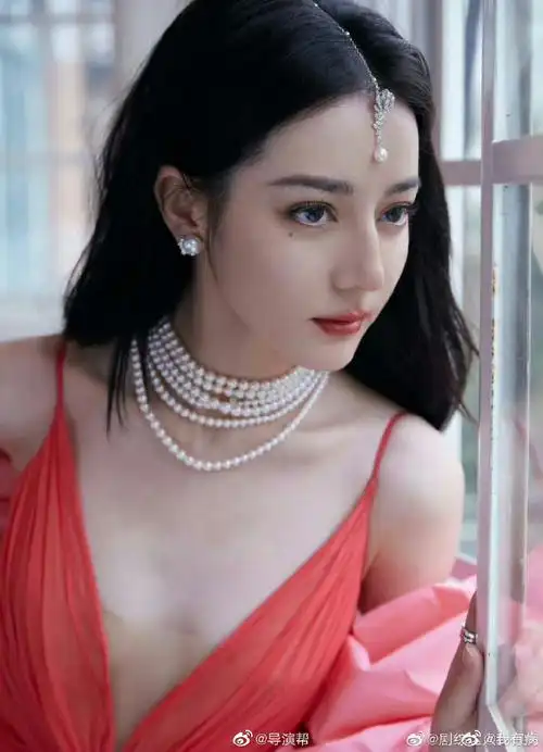 迪丽热巴微博之夜内场路透##迪丽热巴微博之夜第二套礼服