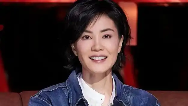 王菲售房产获利千万,财务状况引关注,李亚鹏境况成对比