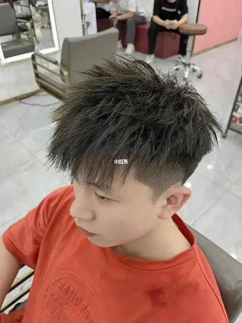 男士头发摩根烫#男生烟花烫适合发量少!头发细,显发量多