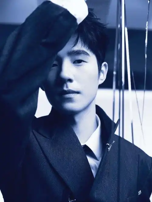 刘昊然蓝的水灵灵