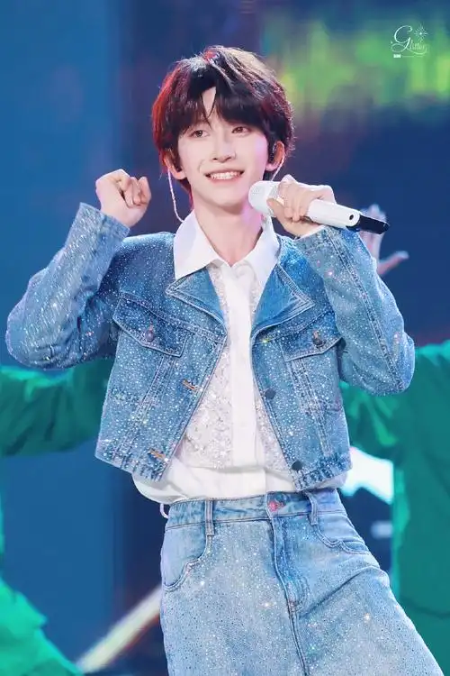 春日绽放歌会#7815#刘宇国风美少年#    怎么每张都这么可爱啊!