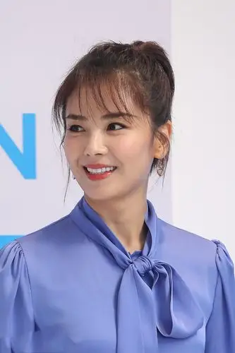 刘涛最新造型来袭,穿蓝色套装变气质女神,身材不用p都不像120斤