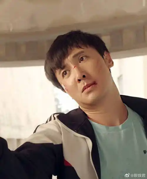 一看见沈腾这个校服造型我梦回夏洛特烦恼