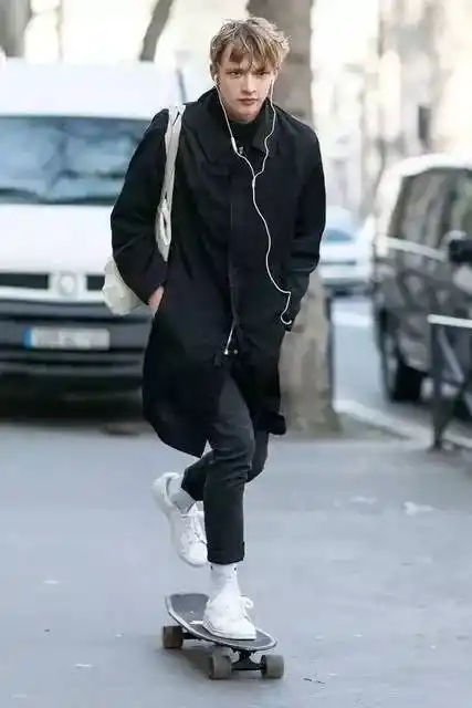 潮男|开春白运动鞋3种搭配方式