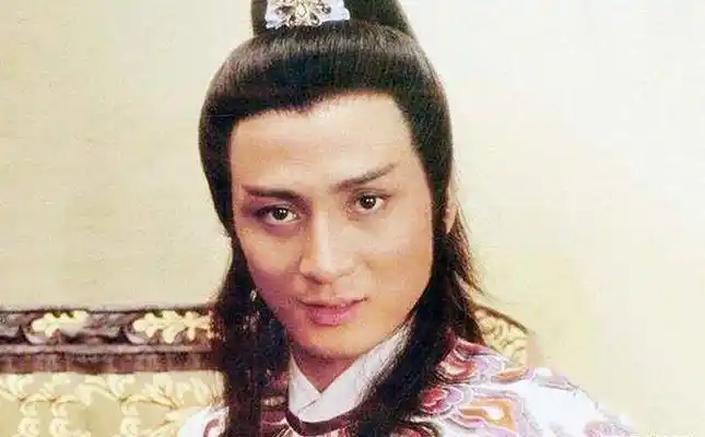 汤镇业长女28岁生日,与双胞胎弟弟坐游艇出海庆祝,三姐弟颜值高