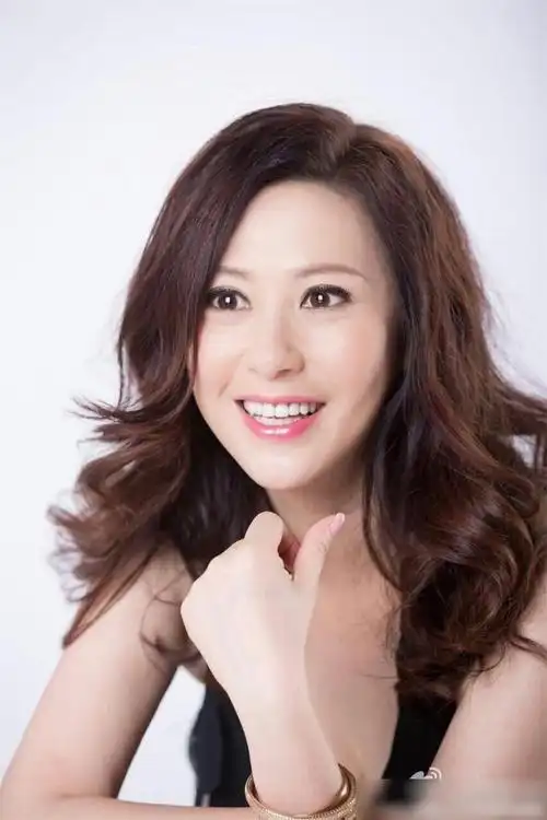 张卫健前女友tvb花旦江欣燕放下12年婚姻伤痛新剧饰演冻龄妈妈