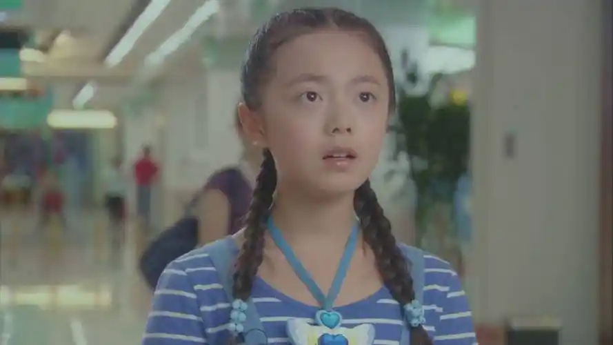 2014年,赵今麦以可爱搞怪的凌美琪形象在《巴啦啦小魔仙之魔法的考验