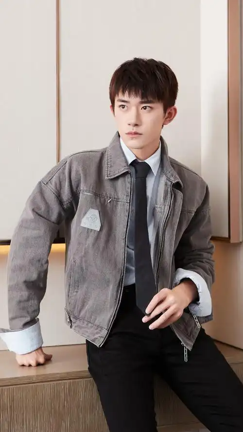 易烊千玺牛仔外套清新帅气写真手机壁纸
