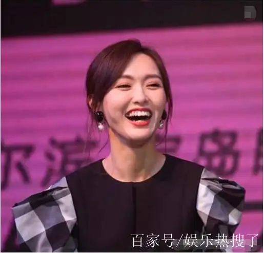 女明星大笑瞬间,杨幂快笑翻了,最后一个笑的美如天仙:刘亦菲,仙女姐姐