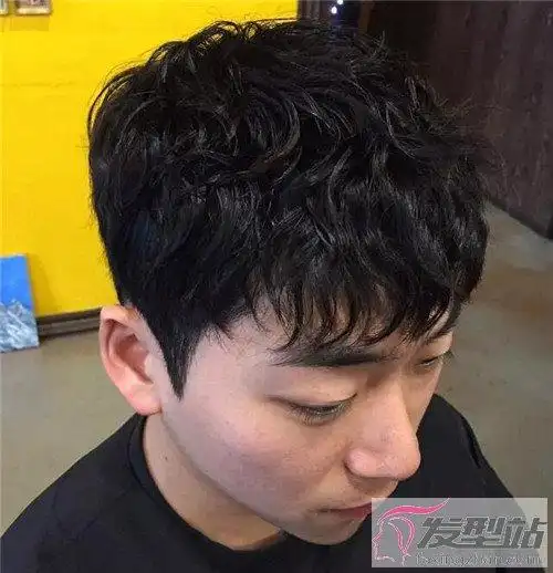 韩式风男生纹理烫 帅气烫发你值得拥有