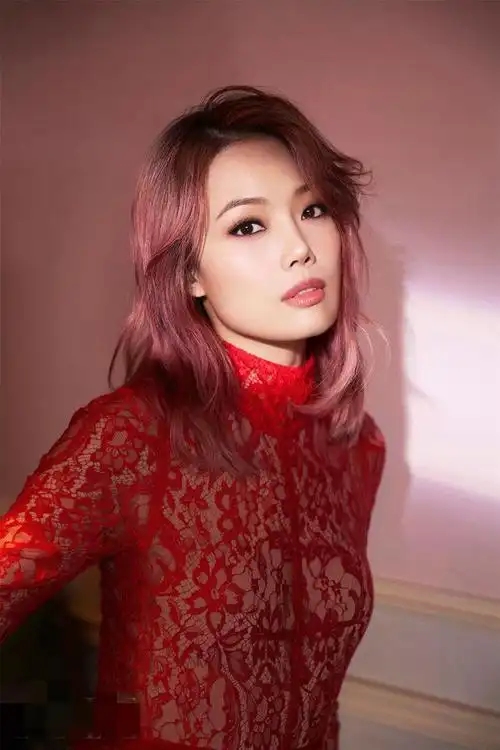 香港十大女歌手综合实力排行也是目前争议最小的排名