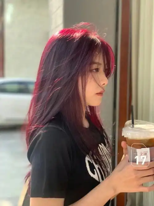 夏季显白发色葡萄紫