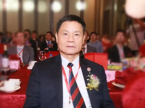 深圳市潮汕商会驻会会长黄育宏