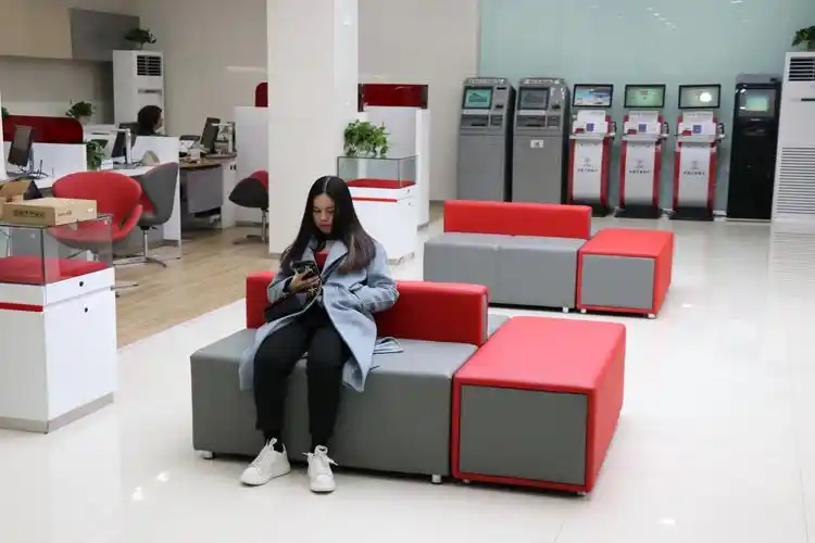 热烈祝贺工商银行登封支行营业大厅盛装开业