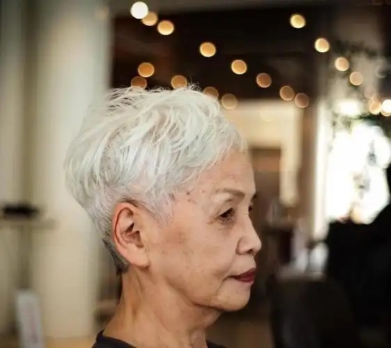 9款不用烫的发型,时尚大气又减龄-发簪网