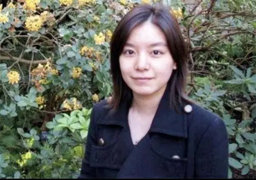 发几张张京的图片