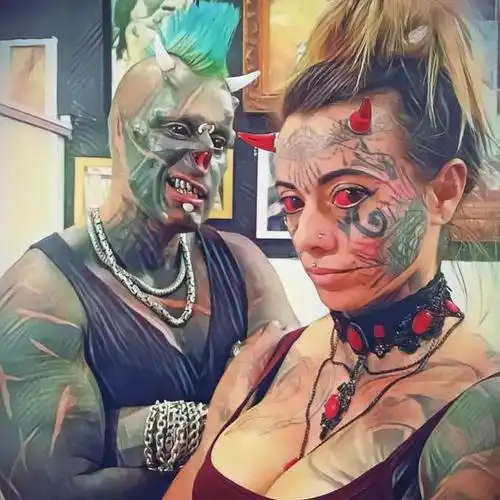 巴西男子极端改造身体不惜割掉鼻子只为变身成为魔鬼撒旦