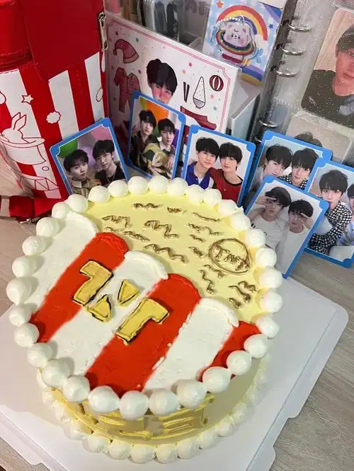 店接这种定制类的蛋糕找了好几家终于还是被我找到了7015-92蛋