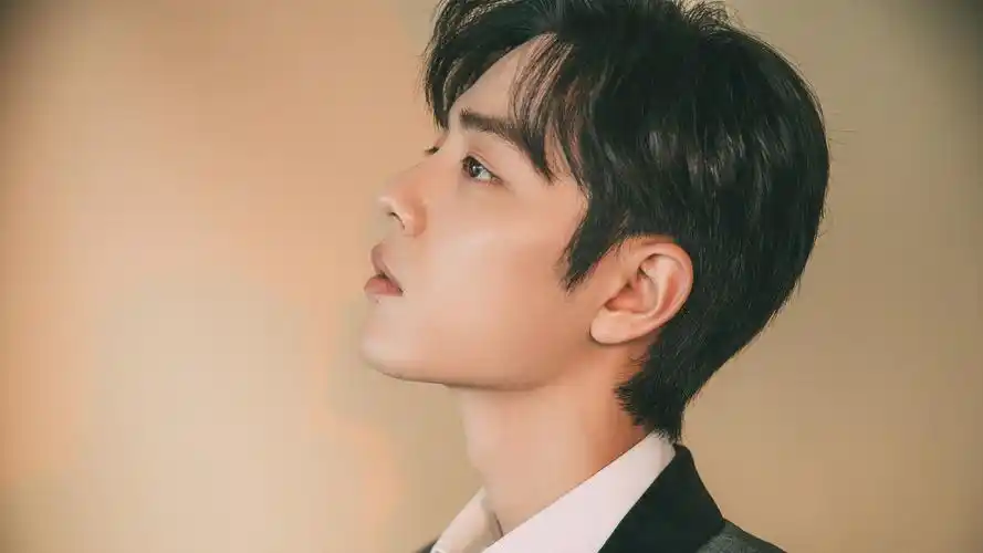 肖战有哪些好看的高清无水印图片(可以当壁纸的那种)? - 知乎