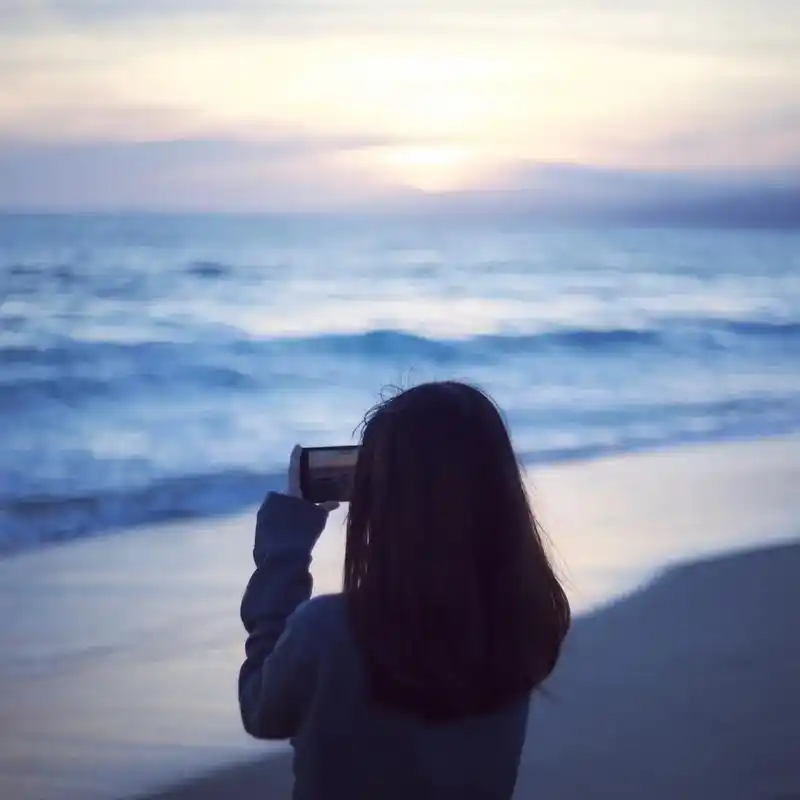 看海|四季#一起看海 #海 #背影 - 抖音