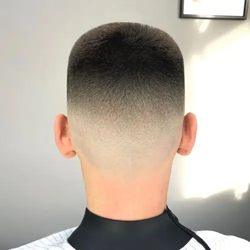 男生理发不要只会"稍微剪短",这12款发型阳光帅气,潮流有范