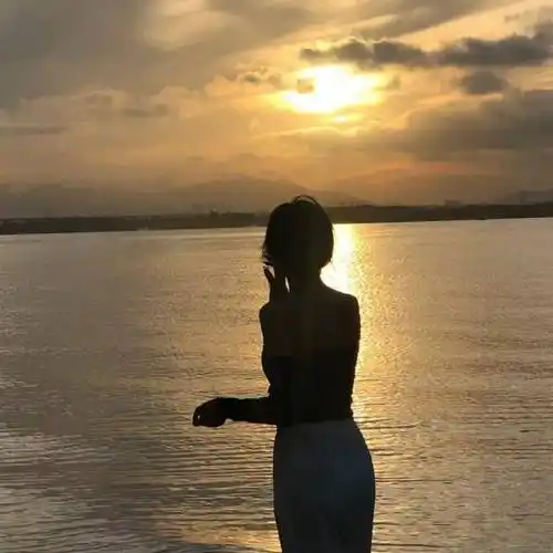 看一眼就想换的背影头像