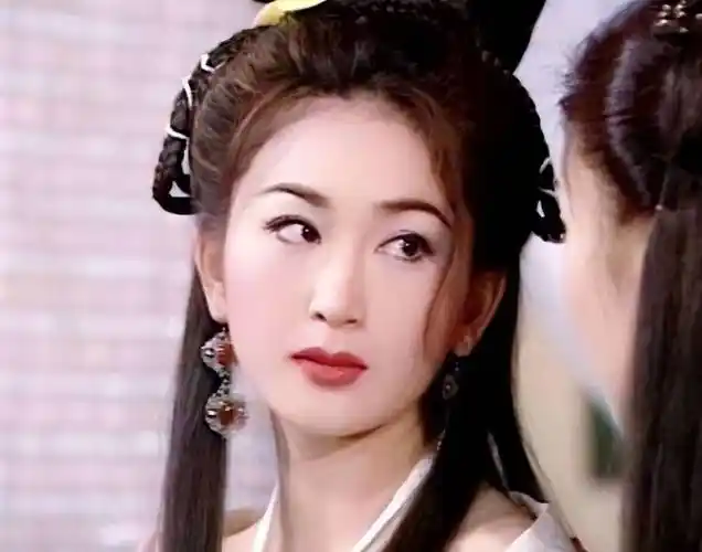 今天,真正流行的"妲己"是傅艺伟和温碧霞.